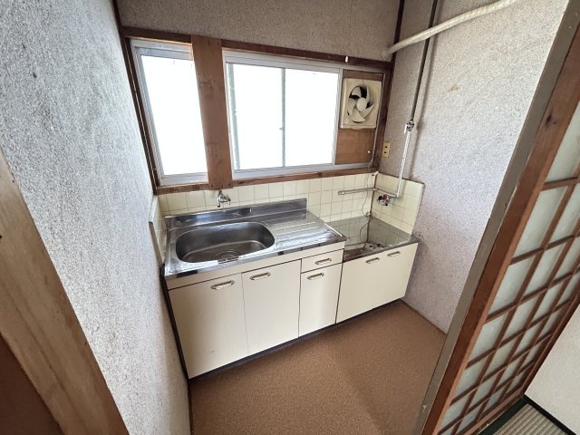 富田林市山中田アパートの独立洗面台
