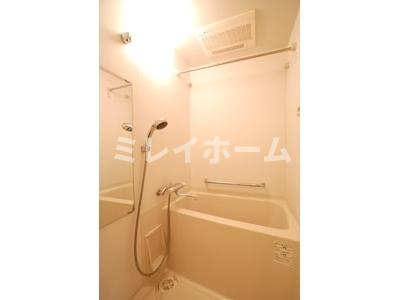 ドゥーエ蒲田の浴室