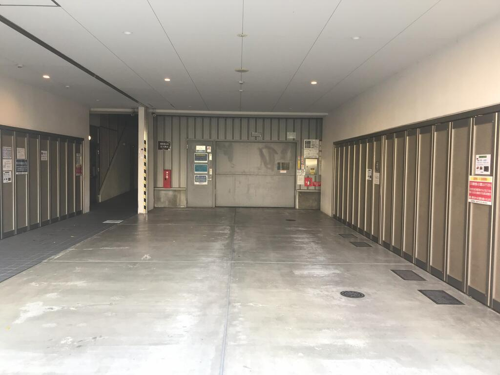 エルイソベ三宮の駐車場