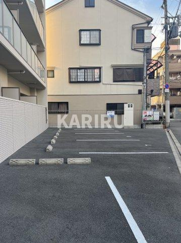 ソレイユルヴァンの駐車場
