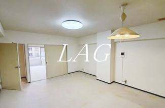 【居間・リビング】 | ジュネシオン竜泉 | 洋室のお部屋です。