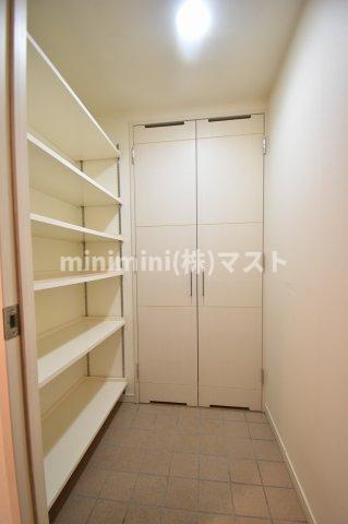 グレンパーク梅田北の玄関
