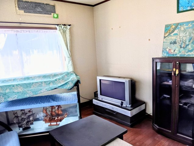 売中古戸建　藤枝市岡部町内谷の洋室|離れの洋室。趣味や書斎、ゲストルームにもおすすめです。
