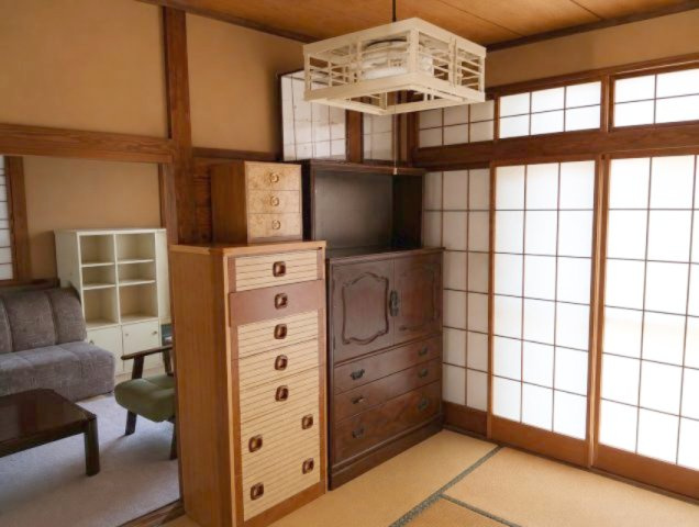 売中古戸建　藤枝市岡部町内谷の和室|障子越しのやさしい光が心地よい１階南側4.5帖和室。書斎や寝室、客間にも使いやすい趣のあるお部屋です。