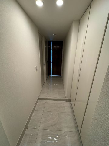 プラウド文京千駄木の玄関