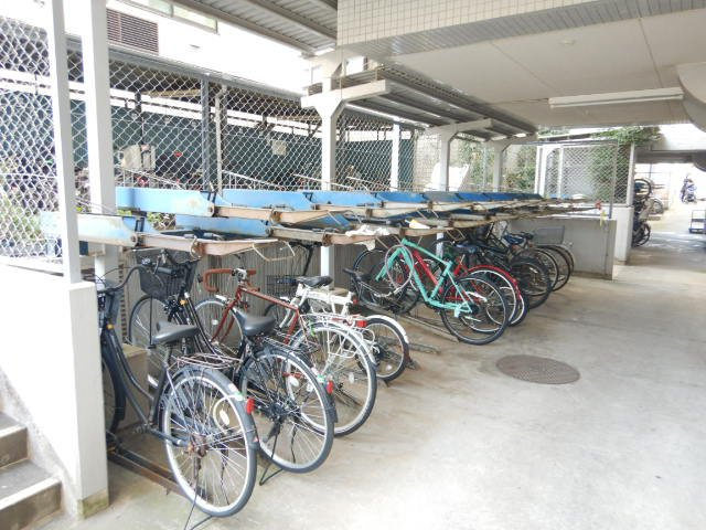東池袋ハイツ壱番館の駐輪場