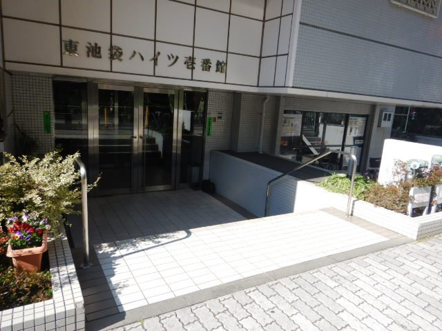 東池袋ハイツ壱番館のエントランス