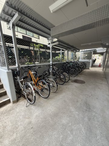 東池袋ハイツ壱番館の駐輪場
