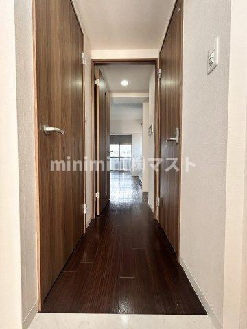 大阪市福島区福島３丁目の賃貸マンションの玄関