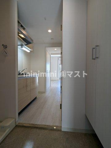 大阪市福島区大開１丁目の賃貸マンションの玄関