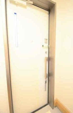 メゾンド下北沢の玄関