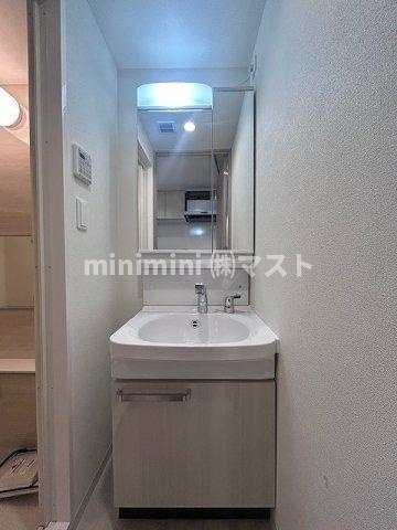 大阪市此花区西九条１丁目の賃貸マンションの洗面所