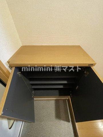 大阪市此花区春日出南１丁目のアパートの収納