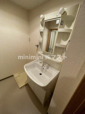 大阪市此花区春日出南１丁目のアパートの洗面所