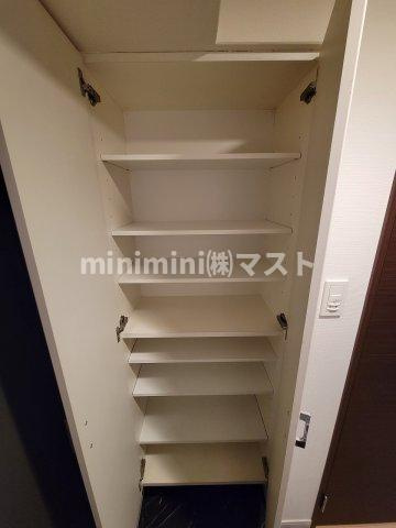 大阪市此花区西九条３丁目の賃貸マンションの収納