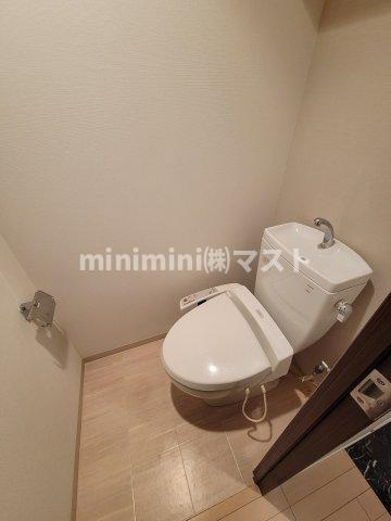 大阪市此花区西九条３丁目の賃貸マンションのトイレ