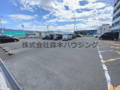 【駐車場】 | 　コーポ小林 | 駐車場に車を止められます