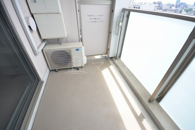大阪市浪速区日本橋３丁目の賃貸マンションのバルコニー