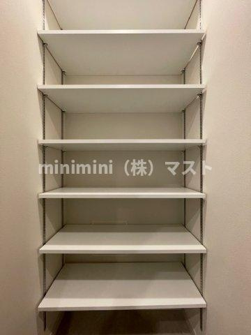 大阪市浪速区久保吉１丁目の賃貸マンションの収納