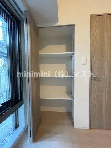 大阪市浪速区久保吉１丁目の賃貸マンションの収納