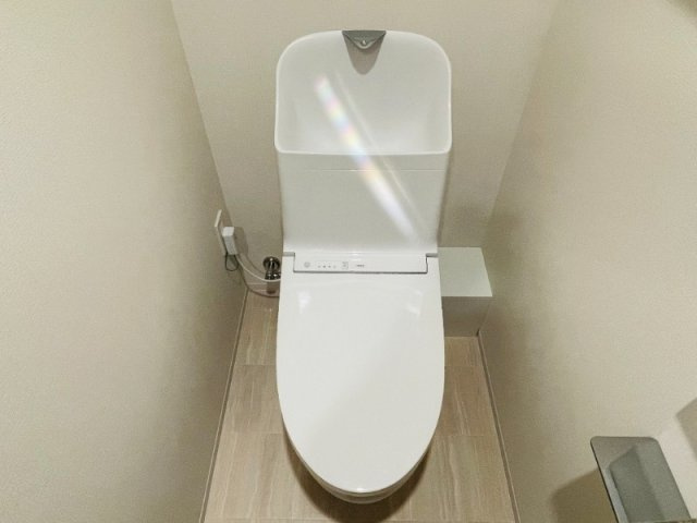 神戸市中央区北長狭通４丁目の賃貸マンションのトイレ