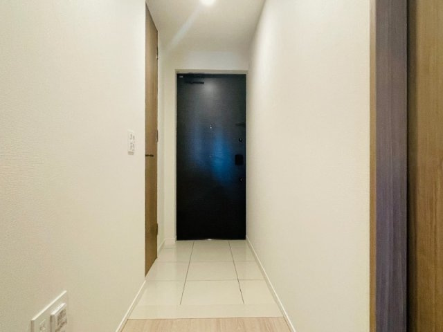 神戸市中央区北長狭通４丁目の賃貸マンションの玄関