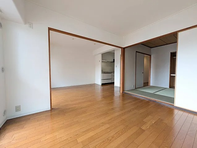 神戸市東灘区魚崎南町２丁目の賃貸マンションの居間・リビング