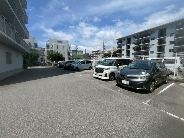 神戸市東灘区魚崎南町２丁目の賃貸マンションの駐車場