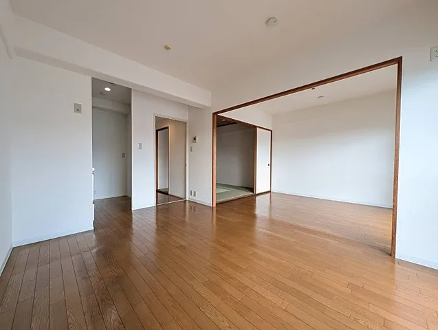 神戸市東灘区魚崎南町２丁目の賃貸マンションの居間・リビング