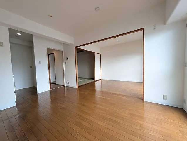 神戸市東灘区魚崎南町２丁目の賃貸マンションの居間・リビング