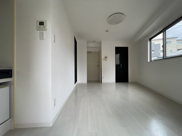 神戸市中央区下山手通８丁目の賃貸マンションの居間・リビング