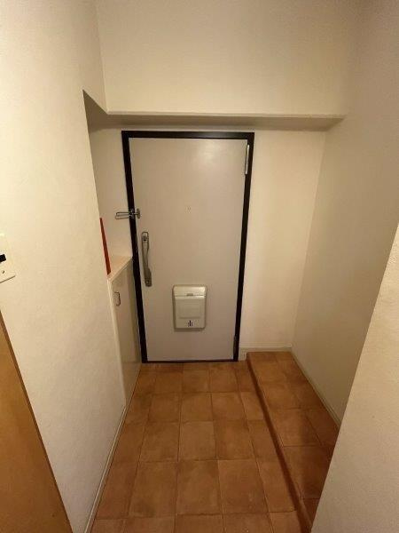 芦屋市朝日ケ丘町の賃貸マンションの玄関