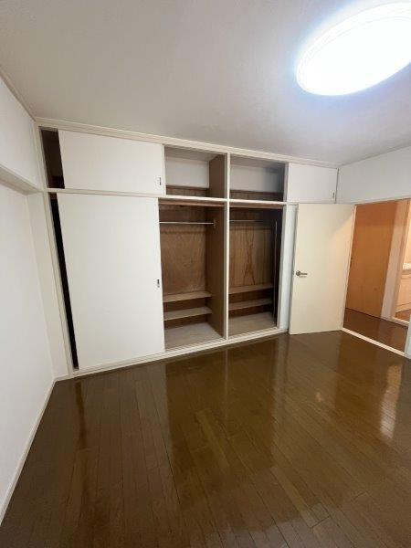 芦屋市朝日ケ丘町の賃貸マンションの居間・リビング
