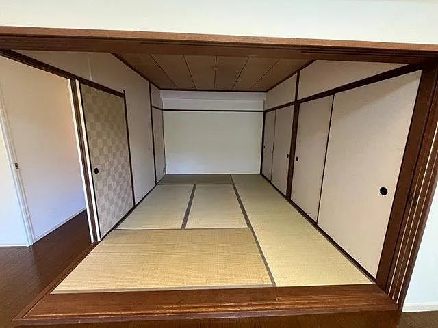 芦屋市朝日ケ丘町の賃貸マンションの居間・リビング