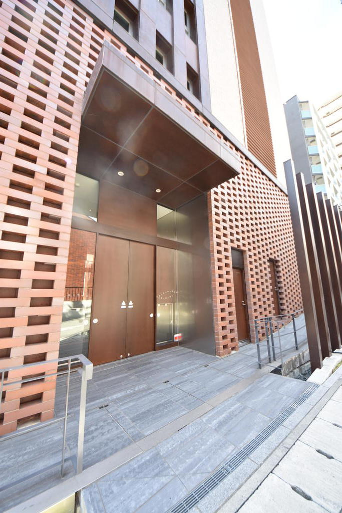 神戸市中央区中山手通２丁目の賃貸マンションのエントランス