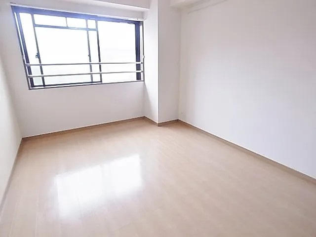 神戸市東灘区深江南町３丁目の賃貸マンションの居間・リビング