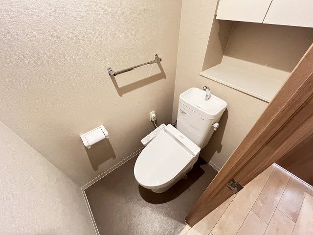 神戸市東灘区田中町５丁目の賃貸マンションのトイレ