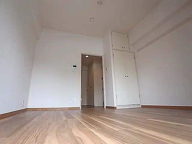 芦屋市船戸町の賃貸マンションの居間・リビング