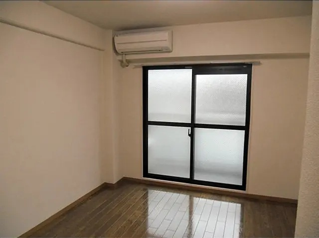 芦屋市船戸町の賃貸マンションの居間・リビング