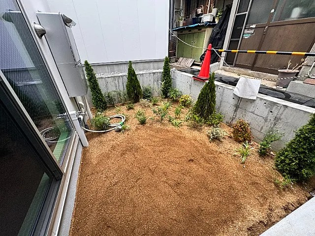 神戸市灘区天城通３丁目の一戸建ての庭