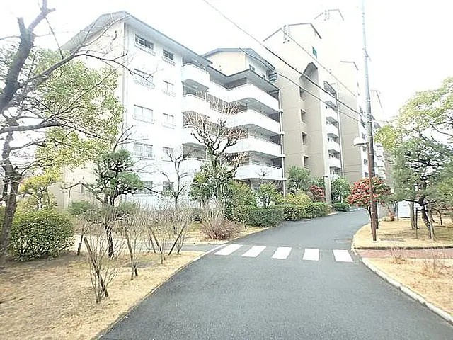 芦屋市緑町の賃貸マンションの外観