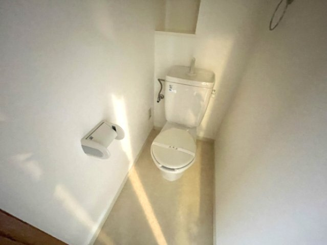 芦屋市西芦屋町の賃貸マンションのトイレ