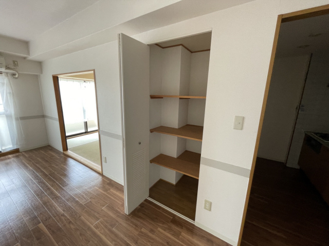 芦屋市西芦屋町の賃貸マンションの収納