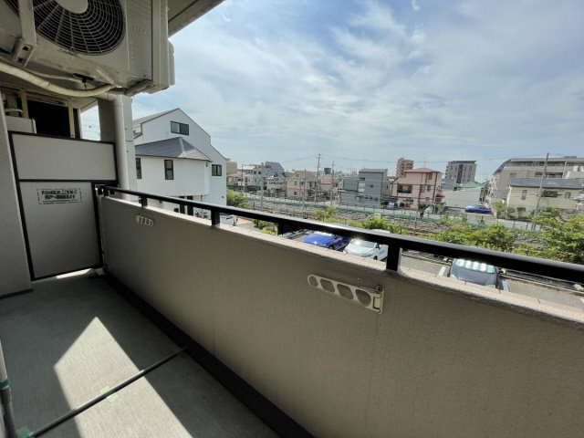 芦屋市西芦屋町の賃貸マンションのバルコニー