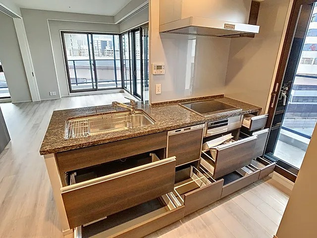 神戸市中央区新港町の賃貸マンションのキッチン