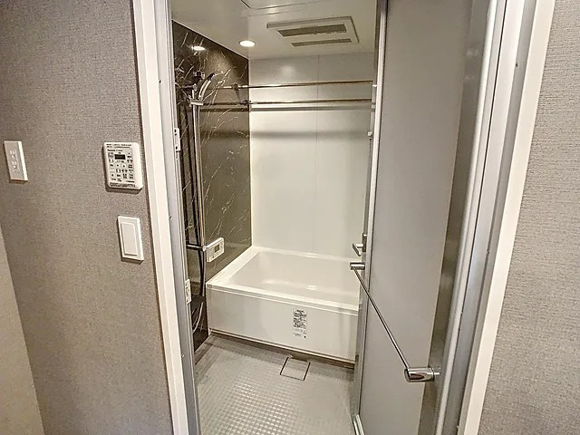 神戸市中央区新港町の賃貸マンションの浴室