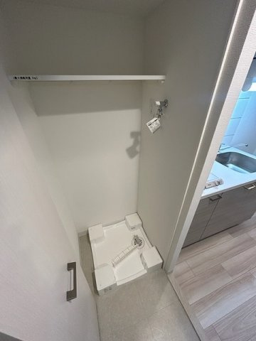 神戸市中央区琴ノ緒町４丁目の賃貸マンションの洗面所