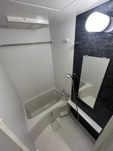 神戸市中央区琴ノ緒町４丁目の賃貸マンションの浴室