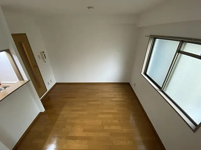 神戸市中央区熊内町４丁目の賃貸マンションの居間・リビング
