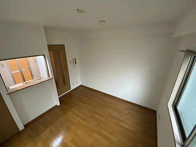 神戸市中央区熊内町４丁目の賃貸マンションの居間・リビング